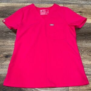 FIGS Catarina One-Pocket Scrub Top in Ultra Rose Size XXS